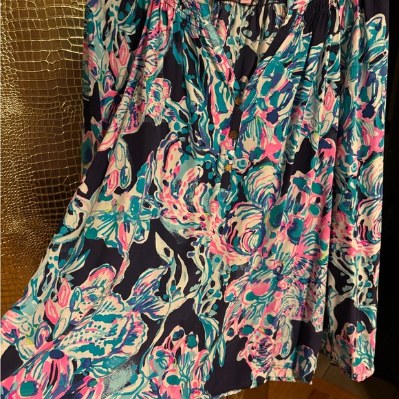 Lilly Pulitzer Elsa Silk Blouse Beautiful Pattern of Pinks and Blues - Picture 2 of 10
